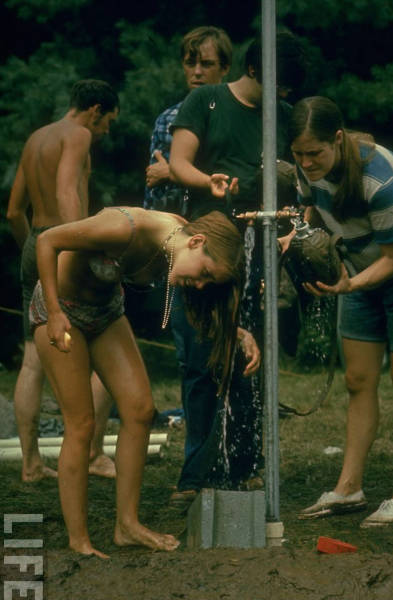Μοναδικές εικόνες απο το Woodstock το 1969 - Εικόνα 49