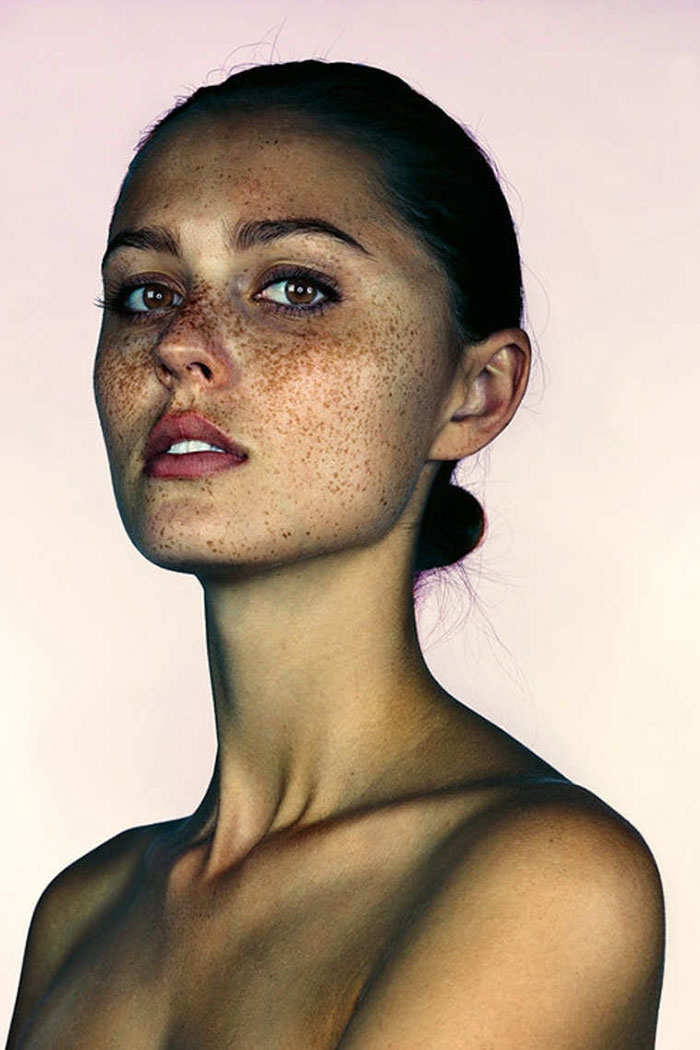 Η μοναδική ομορφιά των ανθρώπων με φακίδες απαθανατισμένη από τον Brock Elbank - Εικόνα 25