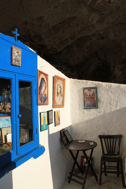 Η μοναδική παγκοσμίως άσκεπη εκκλησία, χτισμένη σε σπηλιά, βρίσκεται στη Λήμνο! - Εικόνα 11