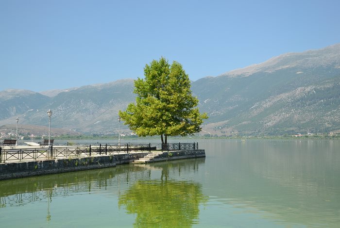 Το μοναδικό κατοικημένο νησί λίμνης στον κόσμο χωρίς όνομα βρίσκεται στην Ελλάδα! - Εικόνα 3