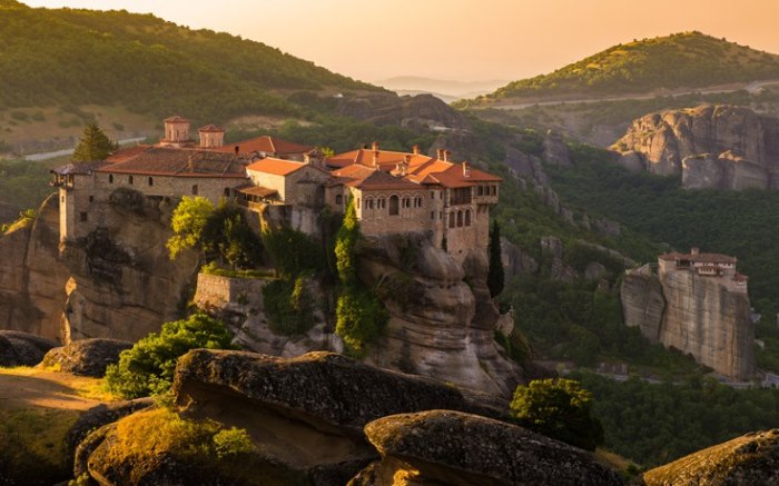 Το μοναστήρι που βρίσκεται σε ύψος 373 μέτρων σε ένα από τα πιο επιβλητικά και σπάνιας ομορφιάς μέρη της Ελλάδας - Εικόνα 12