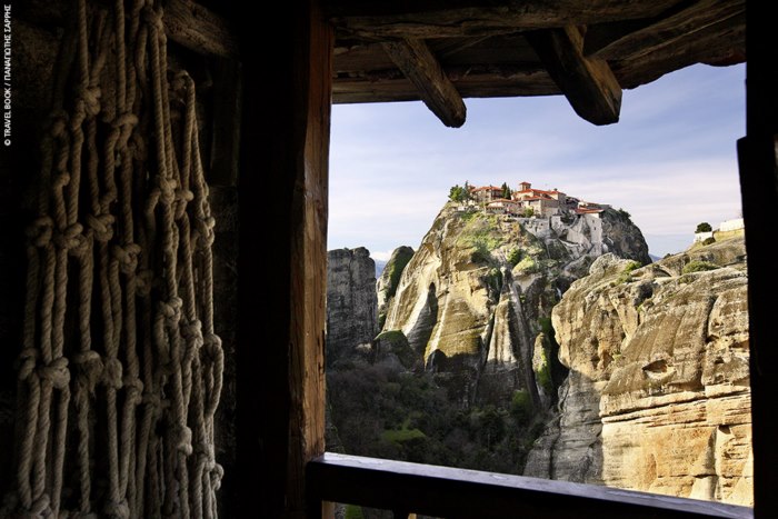 Το μοναστήρι που βρίσκεται σε ύψος 373 μέτρων σε ένα από τα πιο επιβλητικά και σπάνιας ομορφιάς μέρη της Ελλάδας - Εικόνα 4