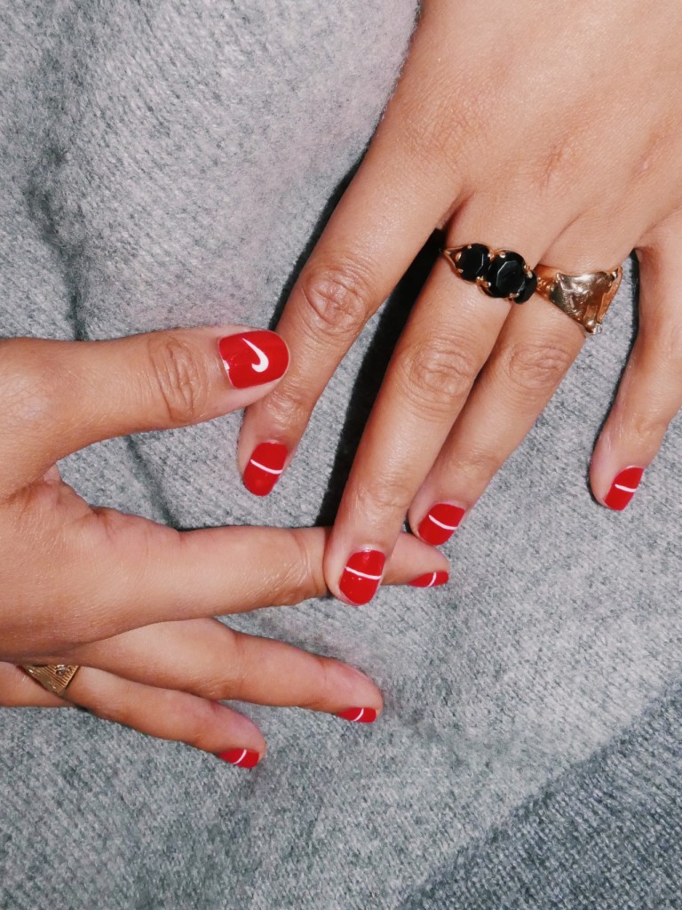 10 nail designs που δίνουν έμπνευση για να δεις το κόκκινο βερνίκι αλλιώς! - Εικόνα