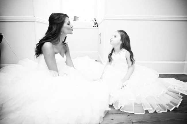 Πανέμορφες μαμάδες και κόρες σε επαγγελματικές φωτογραφίες - Εικόνα 17
