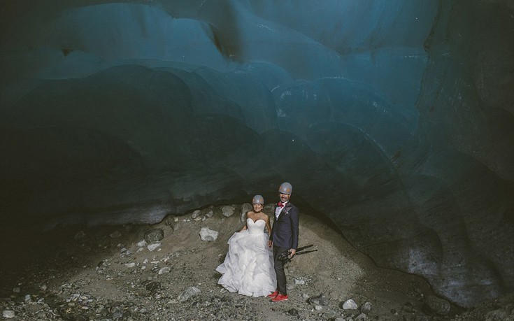 Παντρεύτηκαν μέσα σε μια σπηλιά με μόνο καλεσμένο τον σκύλο τους! - Εικόνα 4
