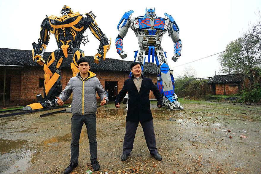 Πατέρας και γιος κατασκευάζουν Transformers από παλιοσίδερα - Εικόνα 1