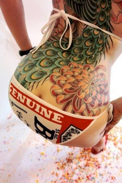 Ποιός είπε πως τα τατουάζ ασχημαίνουν τις γυναίκες - Εικόνα 47