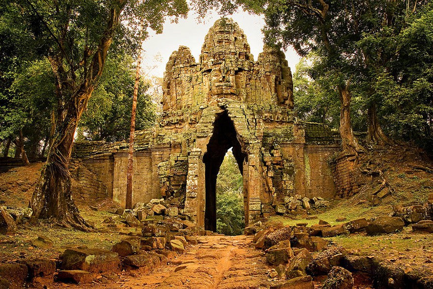 Πόλεις 900 ετών ανακαλύφθηκαν στη ζούγκλα της Καμπότζης - Εικόνα 1