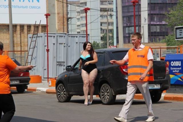 Στη Ρωσία τα κοpίτσια με μπικίνι βάζουν δωρεάν βενζίνη - Εικόνα 19