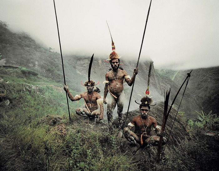 37 συγκλονιστικές φωτογραφίες των πιο απομακρυσμένων φυλών του πλανήτη πριν εξαφανιστούν για πάντα - Εικόνα 33