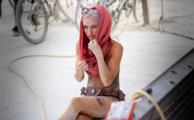 Συναρπαστικά κοpίτσια απο το φεστιβάλ Burning Man - Εικόνα 20