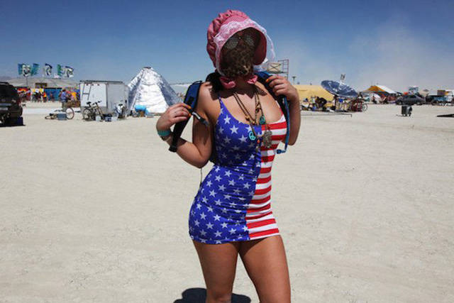 Συναρπαστικά κοpίτσια απο το φεστιβάλ Burning Man - Εικόνα 24