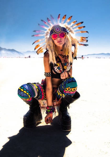 Συναρπαστικά κοpίτσια απο το φεστιβάλ Burning Man - Εικόνα 25