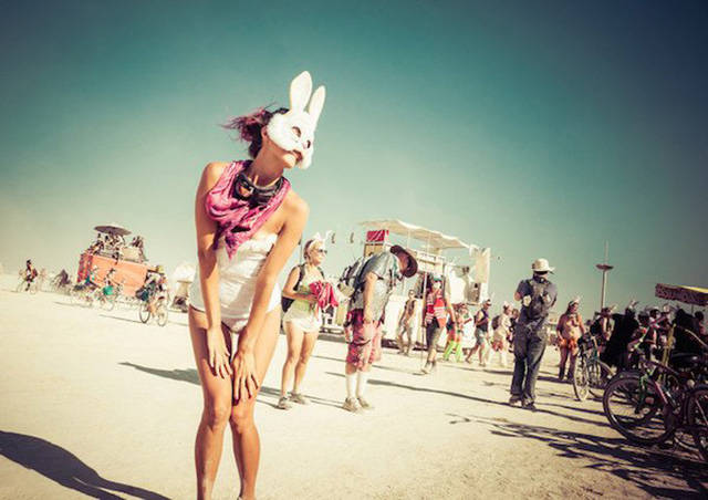 Συναρπαστικά κοpίτσια απο το φεστιβάλ Burning Man - Εικόνα 26