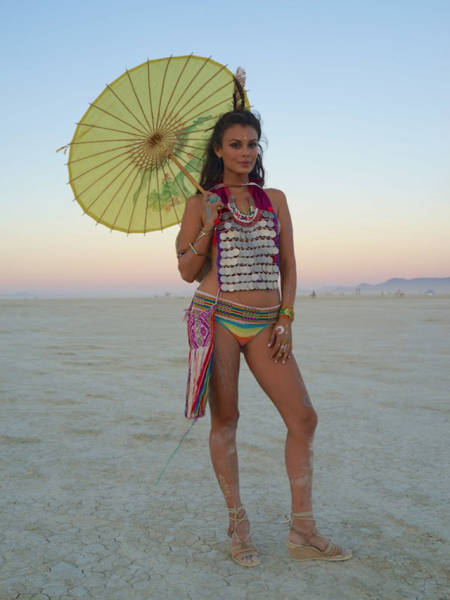 Συναρπαστικά κοpίτσια απο το φεστιβάλ Burning Man - Εικόνα 32