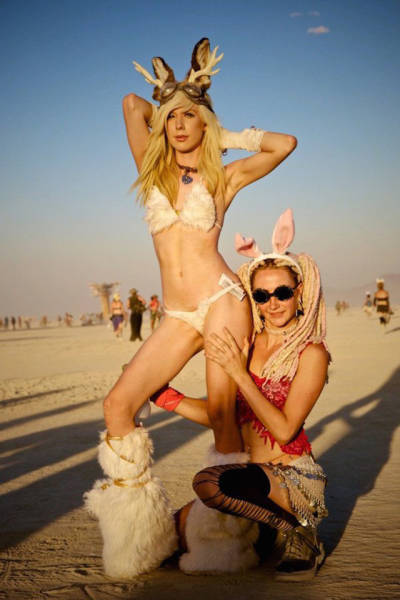 Συναρπαστικά κοpίτσια απο το φεστιβάλ Burning Man - Εικόνα 36