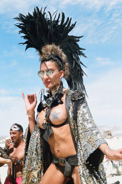 Συναρπαστικά κοpίτσια απο το φεστιβάλ Burning Man - Εικόνα 42