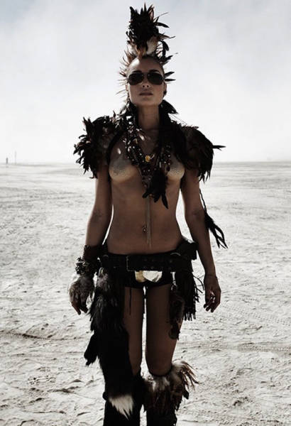 Συναρπαστικά κοpίτσια απο το φεστιβάλ Burning Man - Εικόνα 45
