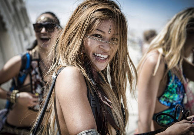 Συναρπαστικά κοpίτσια απο το φεστιβάλ Burning Man - Εικόνα 8
