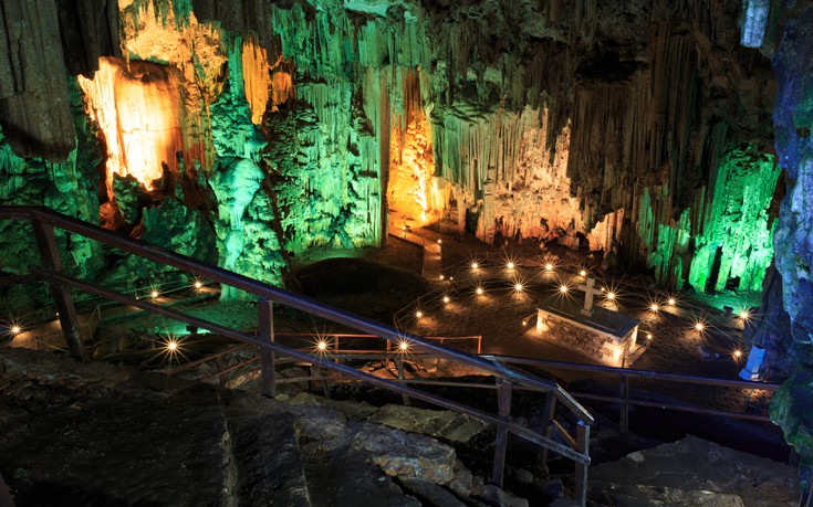 Το σπήλαιο Μελιδονίου όπου 370 γυναικόπαιδα μαρτύρησαν επί Τουρκοκρατίας - Εικόνα 4