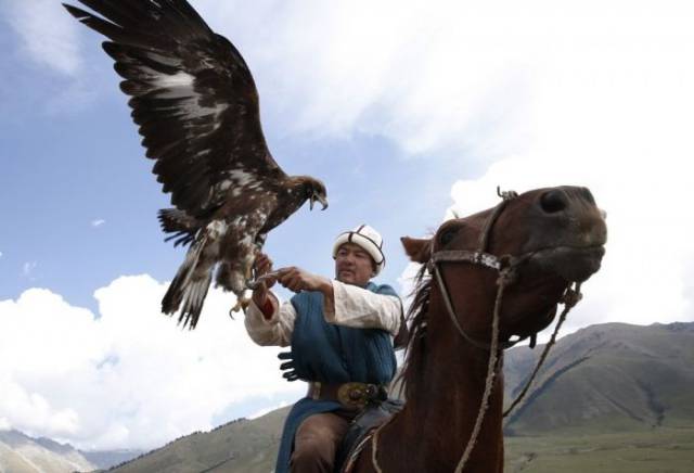 Ο Steven Seagal στα Παγκόσμια Νομαδικά Παιχνίδια Στο Κιργιστάν - Εικόνα 24