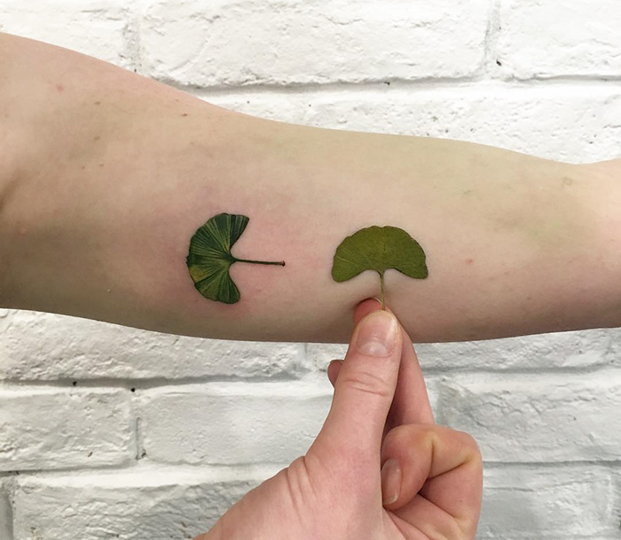 Tattoo Artist Χρησιμοποιεί Αληθινά Φύλλα και Λουλούδια για Μοναδικά Τατουάζ...! - Εικόνα 5