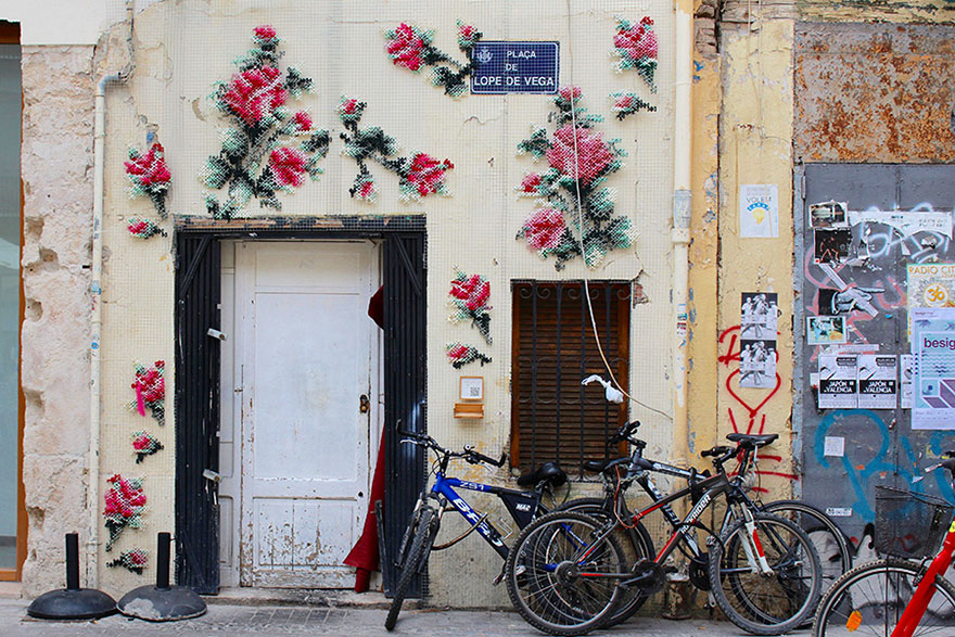 Η τέχνη του πλεξίματος στους δρόμους της Μαδρίτης απο τον Raquel Rodrigo - Εικόνα 2