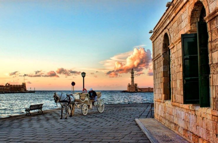 Η «Βενετία της Ανατολής»: Η ελληνική πόλη που θεωρείται μία από τις ομορφότερες της Μεσογείου. Όχι άδικα! - Εικόνα 0