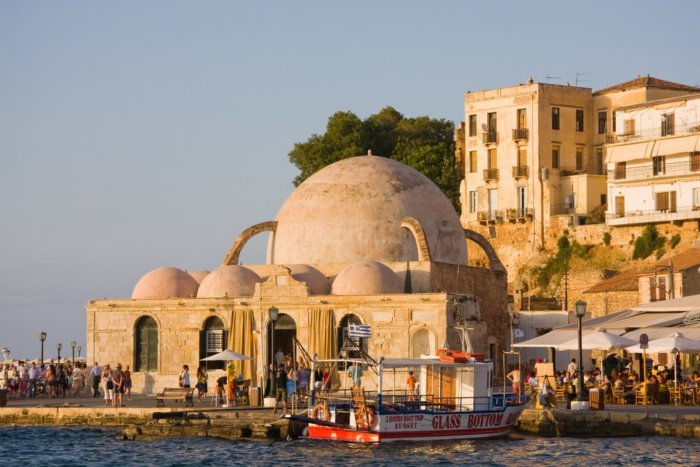 Η «Βενετία της Ανατολής»: Η ελληνική πόλη που θεωρείται μία από τις ομορφότερες της Μεσογείου. Όχι άδικα! - Εικόνα 12