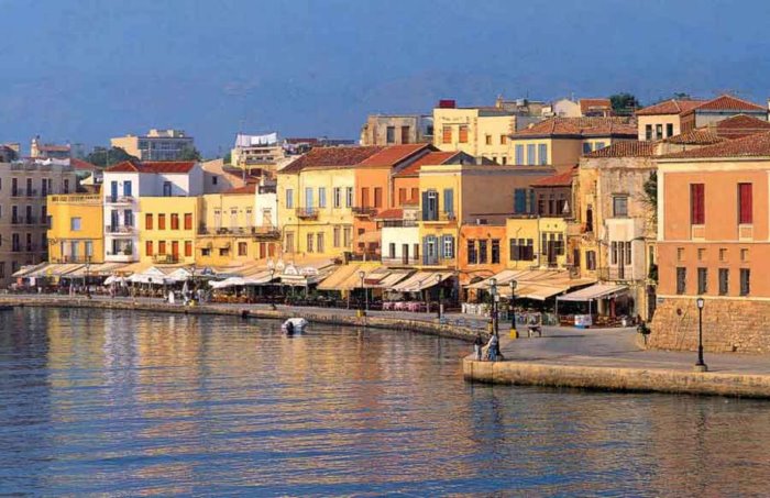 Η «Βενετία της Ανατολής»: Η ελληνική πόλη που θεωρείται μία από τις ομορφότερες της Μεσογείου. Όχι άδικα! - Εικόνα 17
