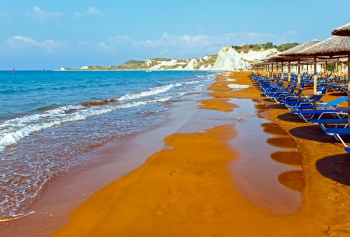 Που βρίσκεται η «κόκκινη» παραλία της Ελλάδας; Έχει περίεργο όνομα και θεωρείται μία από τις 20 πιο παράξενες παραλίες στον κόσμο! - Εικόνα 6