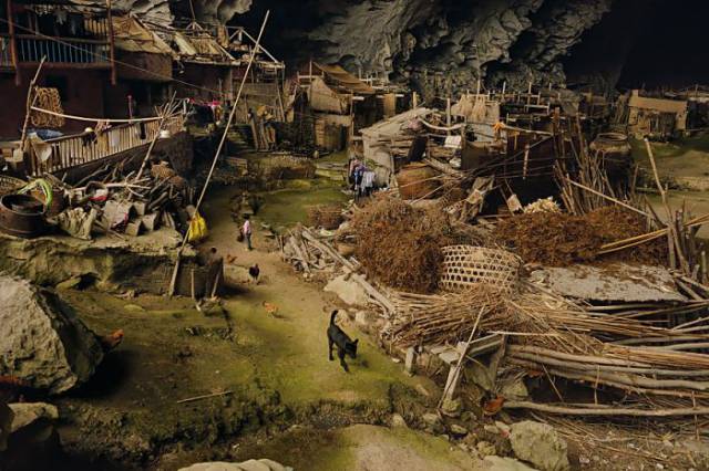Το χωριό των 100 ανθρώπων μέσα σε μία σπηλιά - Εικόνα 2