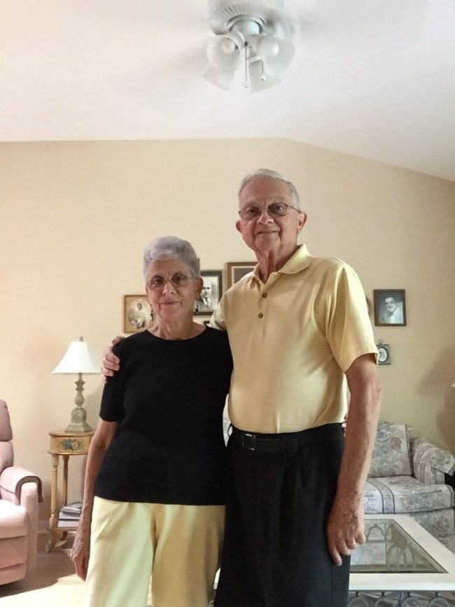 52 χρόνια παντρεμένοι και σετάρουν πάντα τα ρούχα τους - Εικόνα 5