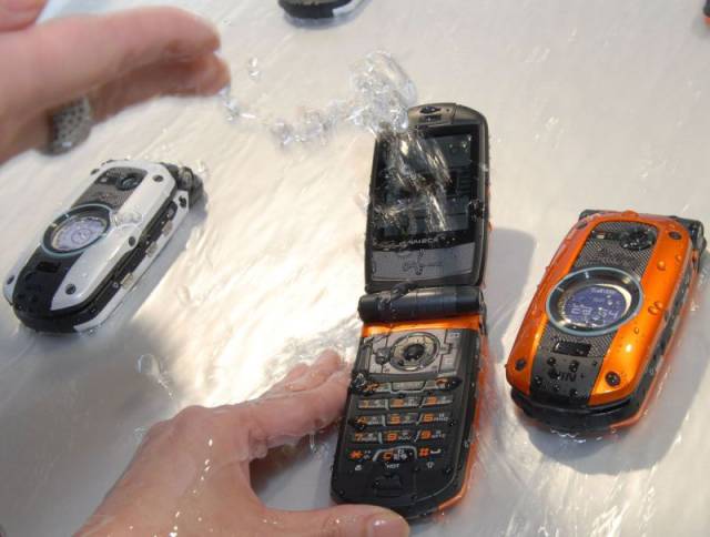 Ο περίεργος λόγο που σχεδόν όλα τα τηλέφωνα στην Ιαπωνία είναι αδιάβροχα - Εικόνα 1