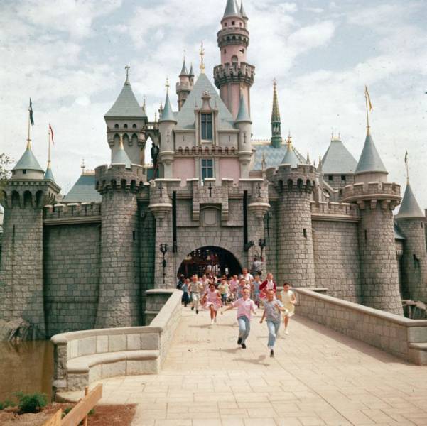 Σαγηνευτικές φωτογραφίες από την ημέρα έναρξης της Disneyland - Εικόνα 15