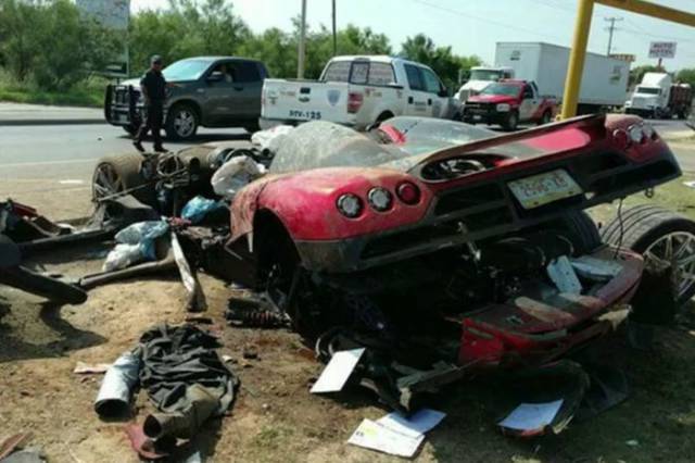 Σπάνιο αυτοκίνητο καταστράφηκε ολοσχερώς σε μια συντριβή στο βόρειο Μεξικό - Εικόνα 6