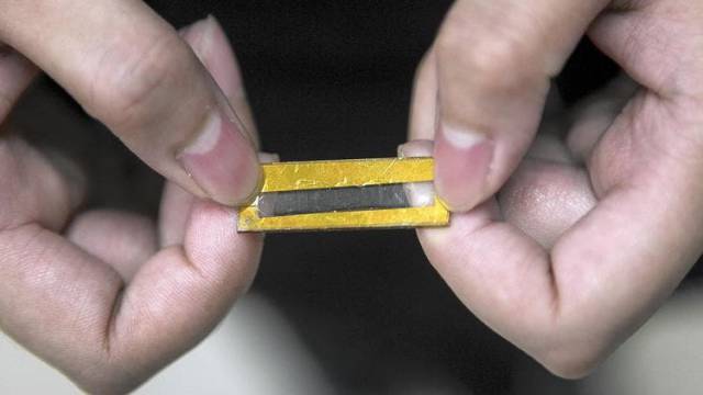 Φοιτήτρια εφηύρε κατά λάθος μια επαναφορτιζόμενη μπαταρία που θα μπορούσε να διαρκέσει 400 χρόνια - Εικόνα 4