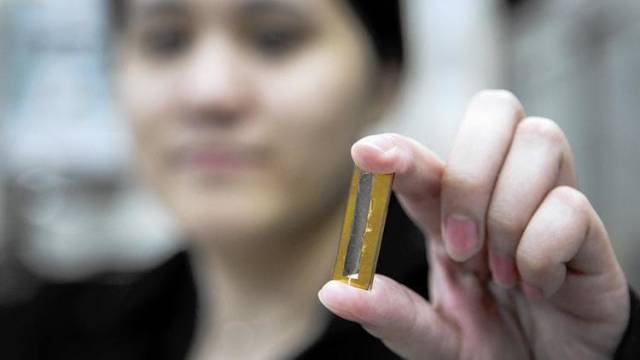 Φοιτήτρια εφηύρε κατά λάθος μια επαναφορτιζόμενη μπαταρία που θα μπορούσε να διαρκέσει 400 χρόνια - Εικόνα 7