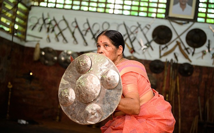 Η γιαγιά από την Ινδία που μαθαίνει αυτοάμυνα σε κοpίτσια - Εικόνα 5