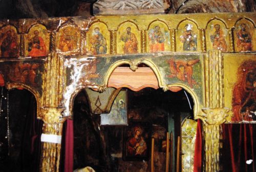 Μοναδικό στην Ελλάδα: Το Εκκλησάκι της Παναγίας που βρίσκεται μέσα σε έναν τεράστιο πλάτανο! - Εικόνα 10