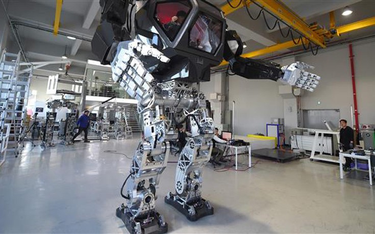 Τεράστιο ρομπότ βγαλμένο από το Avatar περπατά και το έδαφος σείεται - Εικόνα 2