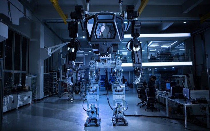Τεράστιο ρομπότ βγαλμένο από το Avatar περπατά και το έδαφος σείεται - Εικόνα 4