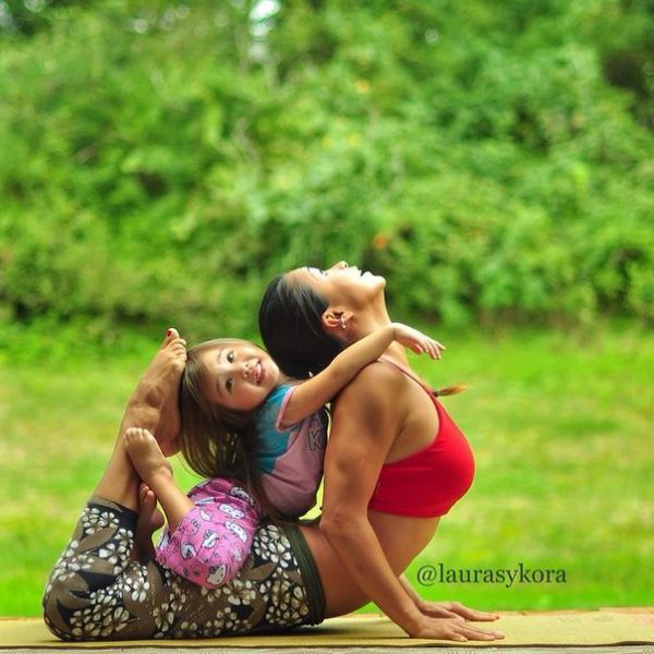 Η Αμερικάνα μαμά που με το ταλέντο της στη γιόγκα έχει τρελάνει το Instagram - Εικόνα 16