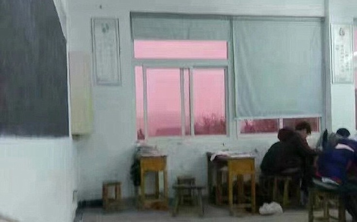 Ο ουρανός βάφτηκε ροζ σε πόλη της Κίνας - Εικόνα 2