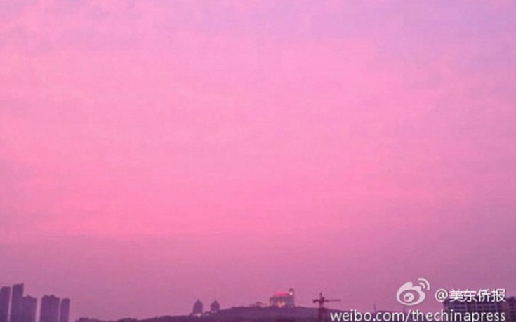 Ο ουρανός βάφτηκε ροζ σε πόλη της Κίνας - Εικόνα 3