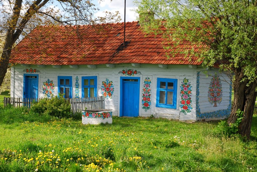 Στην Πολωνία υπάρχει ένα χωριουδάκι που ΤΑ ΠΑΝΤΑ καλύπτονται με ζωγραφιές! - Εικόνα 8