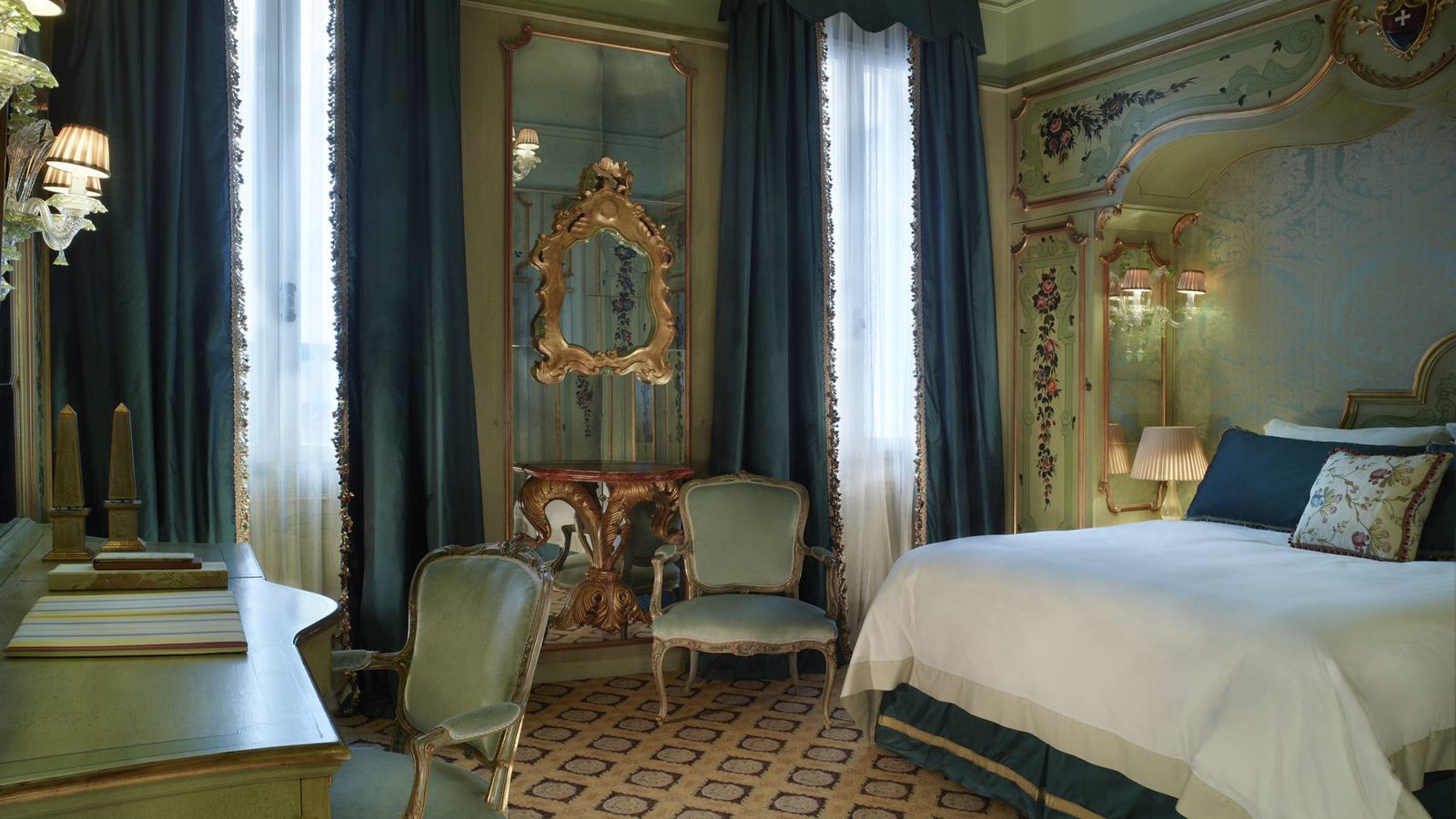 Bενετσιάνικο παλάτι μετατράπηκε σε ένα μαγικό πλωτό ξενοδοχείο. - Εικόνα 11