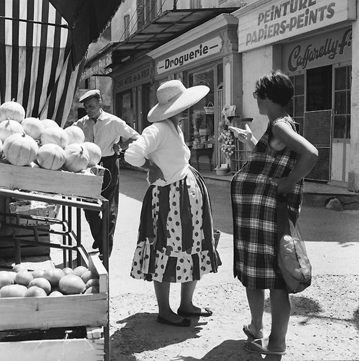 40 χιουμοριστικές φωτογραφίες από τους δρόμους της Γαλλίας του 1950 και 1960 - Εικόνα 27