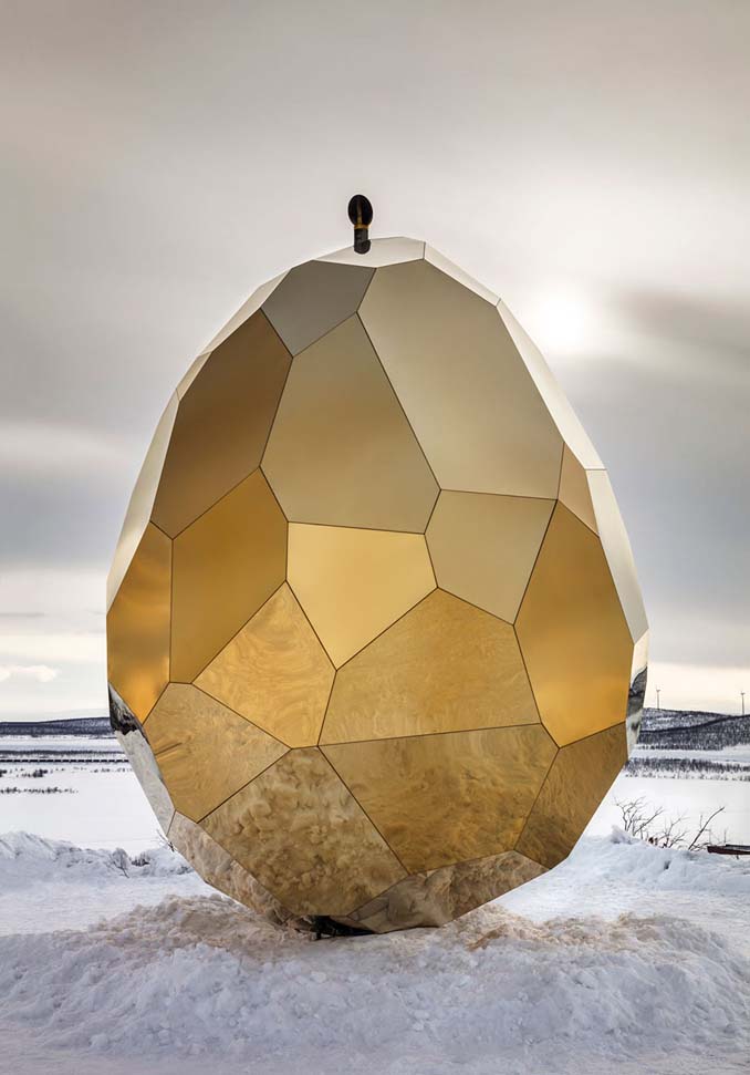 Τι δουλειά μπορεί να έχει ένα ολόχρυσο...αυγό στην μέση του Αρκτικού κύκλου - Εικόνα 2