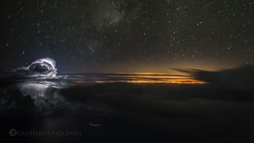 Πιλότος τραβάει τις πιο ατμοσφαιρικές εικόνες πάνω από τα σύννεφα - Εικόνα 13